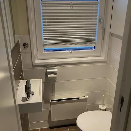 Schwimmende Ferienwohnung, Hausboot Urlaub Als Festlieger Am Steg Zehdenick Exterior photo