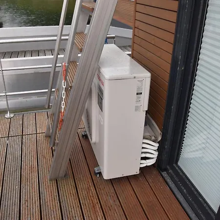 Schwimmende Ferienwohnung, Hausboot Urlaub Als Festlieger Am Steg Zehdenick Exterior photo