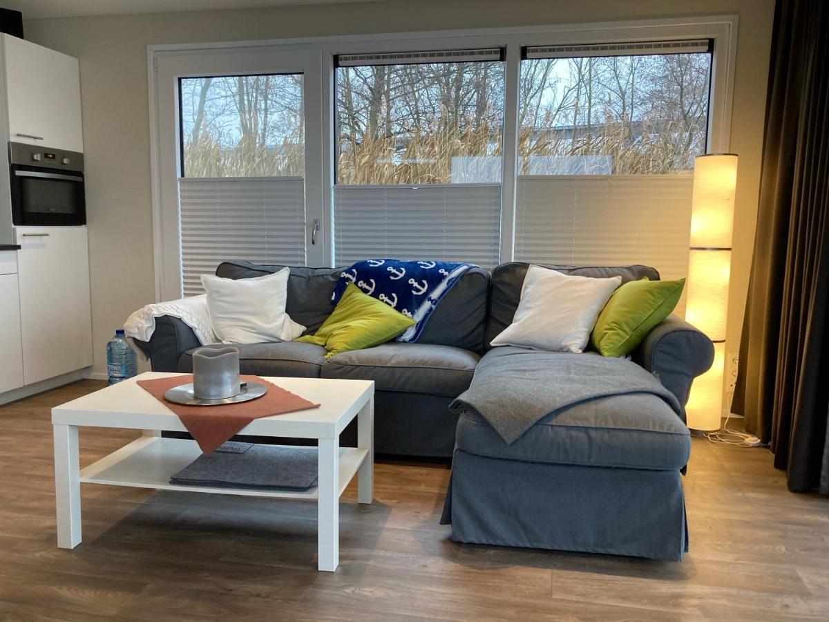 Holiday home Schwimmende Ferienwohnung, Hausboot Urlaub Als Festlieger Am Steg