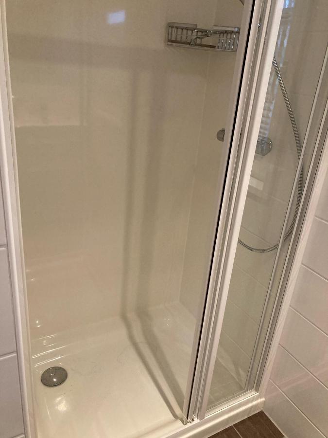 Schwimmende Ferienwohnung, Hausboot Urlaub Als Festlieger Am Steg Holiday home