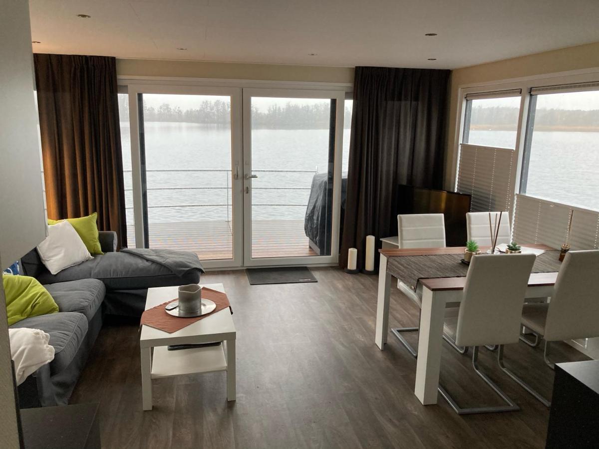 Holiday home Schwimmende Ferienwohnung, Hausboot Urlaub Als Festlieger Am Steg *